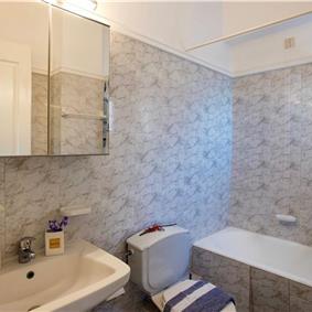 8 Bedroom villa with pool & seaview, near Acharavi, sleeps 16-18